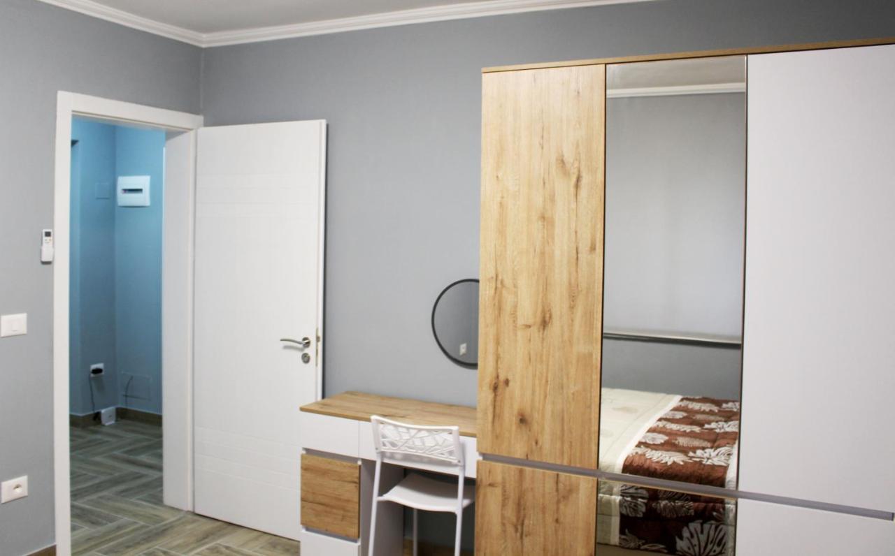 2V1 - Blloku Bkt Apartment Tirana Exterior foto